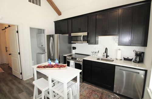 Auburn Cottage | Cottage District G