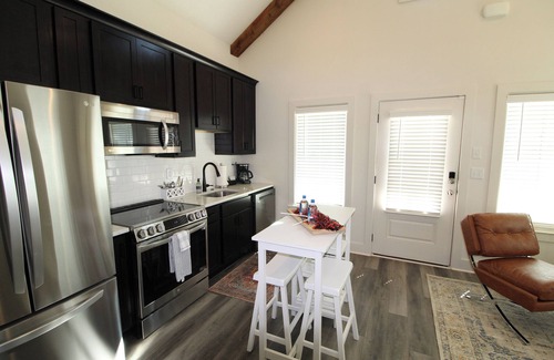 Auburn Cottage | Cottage District G