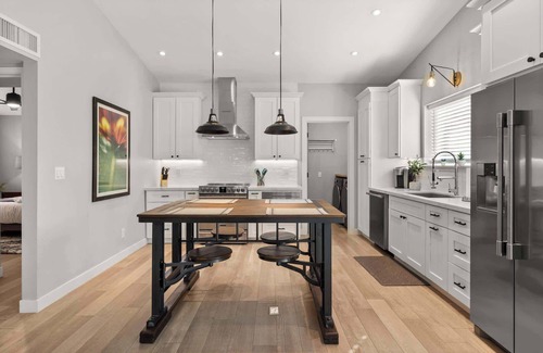 Stoneybrook House | Cottage Evergreen: Outdoor Grille, Patio w/Putt!