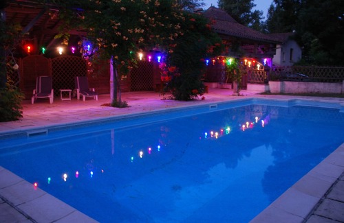 Saint-Martin-de-Riberac Cottage | Cottage 'Pas de Soucis' with shared pool