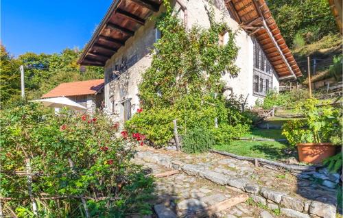 Madonna del Sasso House | Cottage Ginestre