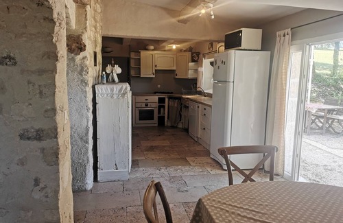Pons House | Cottage 'Gite De Caractère, Piscine Et Vue' with Private Pool, Private Terrace and Wi-Fi