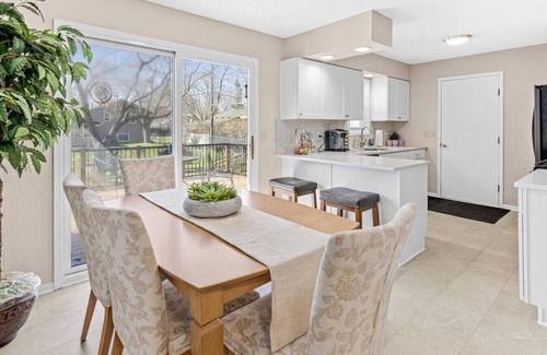 Cottage Grove House | Cottage Grove-Woodbury Suburban Retreat by Minne-Getaway
