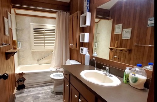 Crowes Landing House | Cottage + Guesthouse & Games Room Stoney Lake