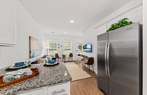 Goose Creek House | Cottage in a Resort with Pool and Amenities