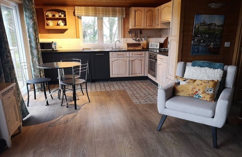 Romney Marsh Cottage | Cottage in Brookland with Private Sauna