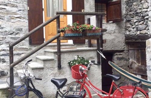 Piuro Apartment | COTTAGE IN FORMER BARN WATERFALL VIEW