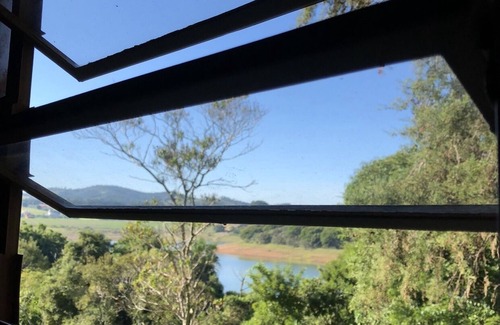 Vargem House | Cottage in the Mountains by the Dam
