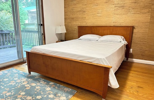 Scarborough House | Cottage in the Six Steps Away from Beach Great Fishing Rouge River Trails