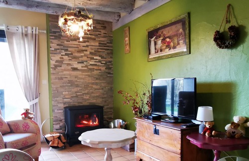 Campan Cottage | Cottage "La maison de Pascaline" Summer or winter, happiness will be there