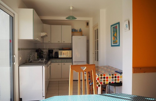 Ferel House | Cottage labeled 3 stars between sea and countryside