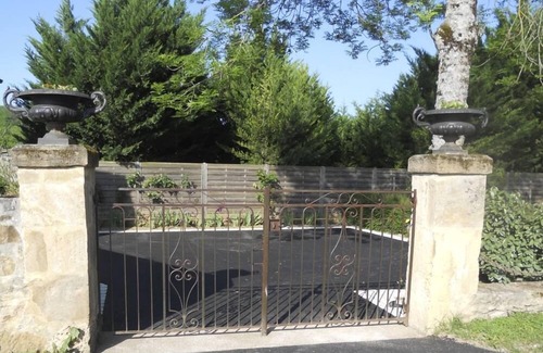 Issepts House | * Cottage "labeled by Gîtes de France located in the village center