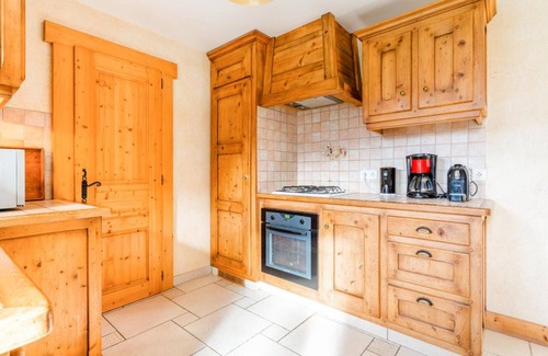 Sixt-Fer-a-Cheval Ski Chalet | Cottage 'Le Gîte Des Cascades' with Mountain View, Private Terrace and Wi-Fi