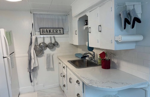 Cheyenne Apartment | Cottage Living in a Lower Level Apt
