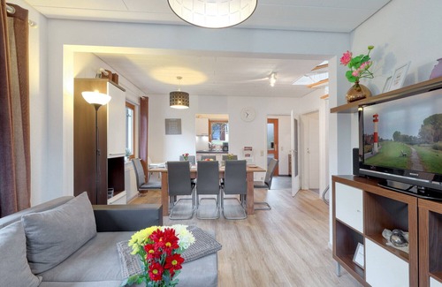Kirchheim House | Cottage near Diane (lake, forest, wellness)