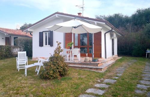 Calmasino House | Cottage near Lake Garda with Pool