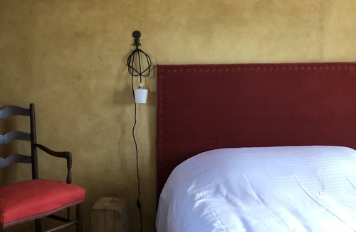 Les Baux-de-Breteuil House | cottage of Ste Suzanne