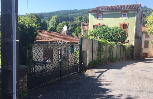 Saint-Amans-Valtoret Apartment | Cottage of the green house (2 steps from the greenway)