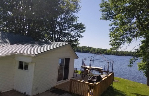 Frontenac Cottage | Cottage on Bob's Lake - 3 Bedrooms, Private Boat Launch, Great Fishing