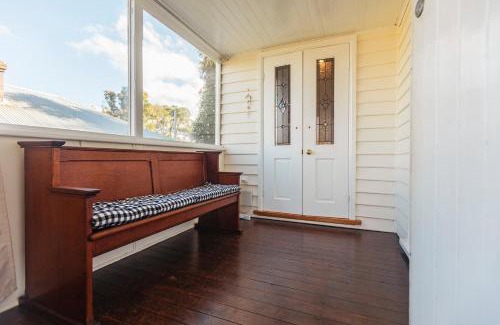 Armidale House | Cottage on Dangar