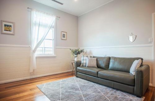 Armidale House | Cottage on Dangar