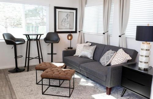 Old Southwest Apartment | Cottage on Historic Grounds Citrine