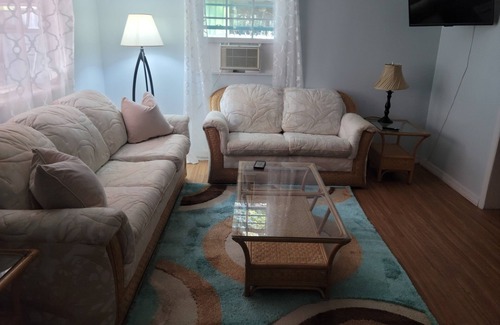 Anclote River Acres Cottage | Cottage on river