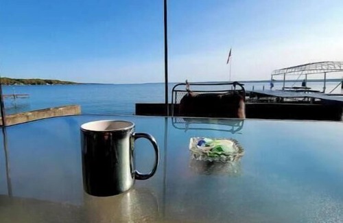 Dresden Cottage | Cottage on Seneca Lake Shoreline