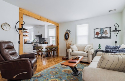 Pine Grove House | Cottage on Sweet Arrow Lake