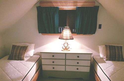 Otonabee-South Monaghan Resort | Cottage on the Beach - Rice Lake and Otonabee River