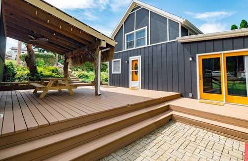 Brooklyn House | Cottage on the Canal | Lake Access| Kayak & SUP