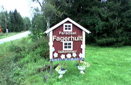 Fagerhult House | Cottage on the lake, child-friendly u. ideal for anglers