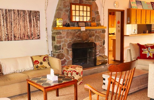 Bailieboro House | Cottage on the PondnModern furnished 4 bedroom house on a private pond
