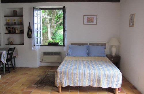 Tursac House | Cottage Poppy