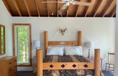 North Frontenac Cottage | Cottage Rental on Lake Mazinaw “Bon Echo”
