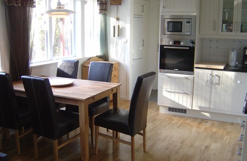 Tingsryd House | Cottage right by the lake Tiken near Tingsryd with boat and sauna in Småland