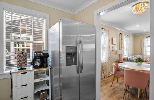 Laurel Cottage | Cottage Row: Daphne