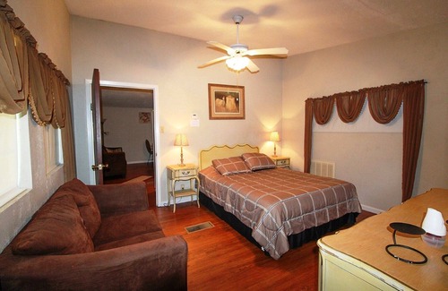 Negreet Cottage | Cottage*Sleeps 6**LakeView With Dock*CHECK US OUT
