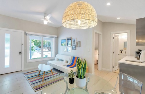 Hampton Bays House | Cottage Suite in Boutique Hotel, Heart of Hampton Bays, Waterfront.
