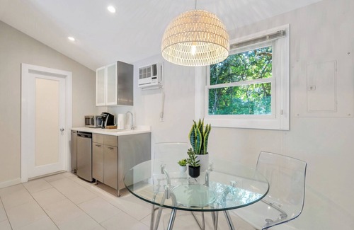 Hampton Bays House | Cottage Suite in Boutique Hotel, Heart of Hampton Bays, Waterfront.