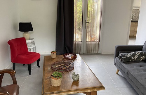 Vernantes House | Cottage the little Saumuroise