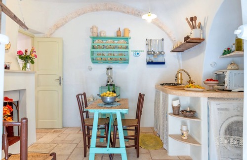 Martina Franca Cottage | Cottage 'Trullaloro' with Wi-Fi