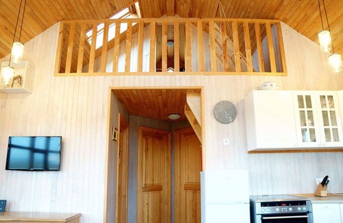 Blaskogabyggd Cottage | Cottage with Glass Bubble and Hot Tub