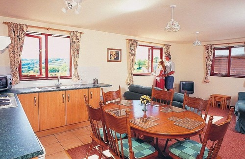 Llanybri Cottage | Cottage with one double and one twin.