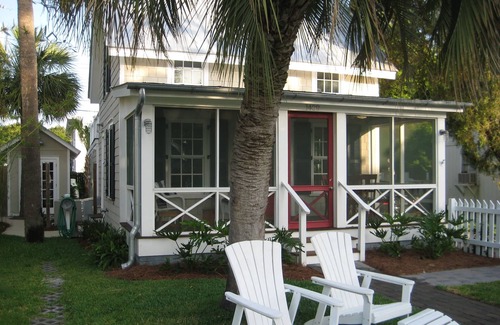 Savannah Beach Cottage | COTTAGE WITH PRIVATE POOL TWO BLOCKS TO BEACH