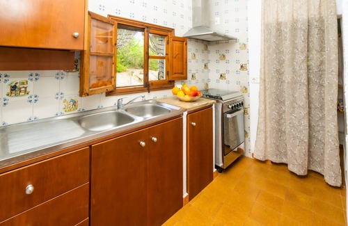 Campanet Villa | Cottage with private pool, free WIFI, mountain views and huge garden.