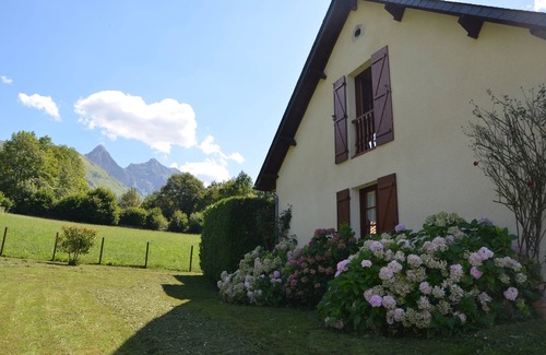 Accous Villa | Cottage with stunning views furnished 3-star tourist class