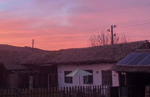Popovo Cottage | Cottage with working petting farm ideal peaceful retreat.