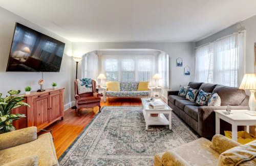 Chincoteague House | Cottage with Yard in Dtwn Chincoteague!