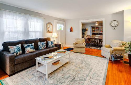 Chincoteague House | Cottage with Yard in Dtwn Chincoteague!